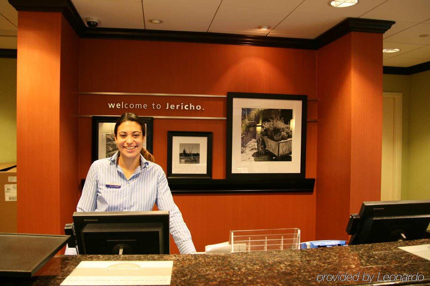 Hampton Inn Jericho - Westbury Dalaman gambar