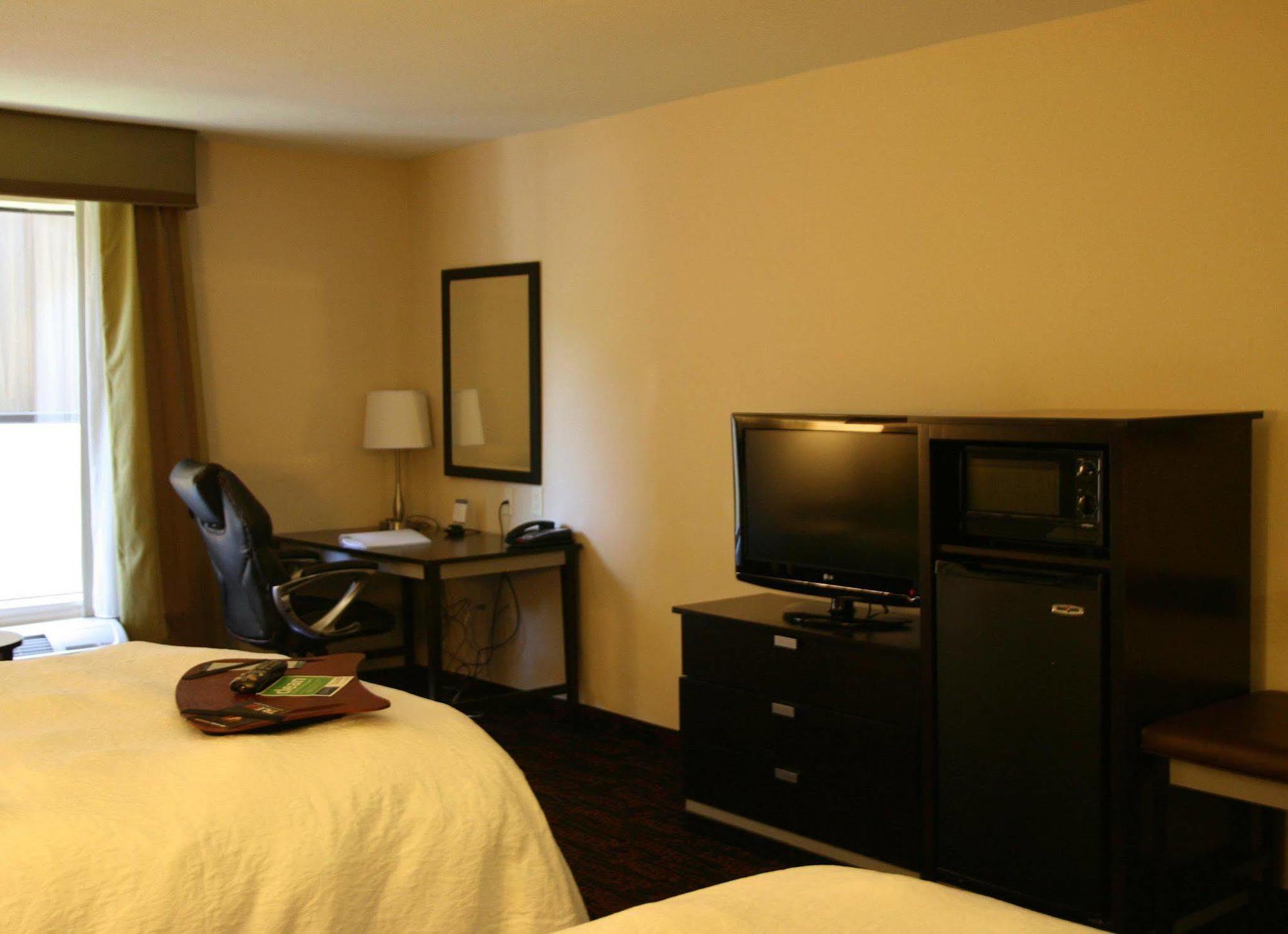 Hampton Inn Jericho - Westbury Bilik gambar