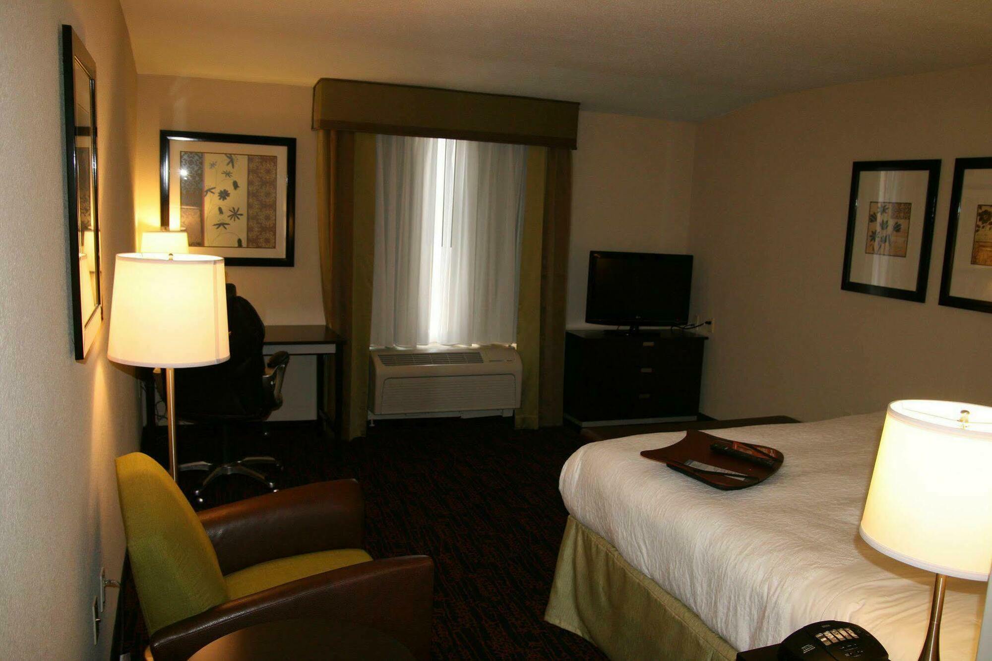 Hampton Inn Jericho - Westbury Bilik gambar